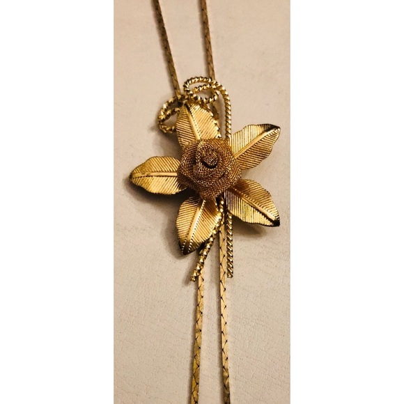 Vintage Flower Gold Tone Lariat Necklace - Picture 4 of 5